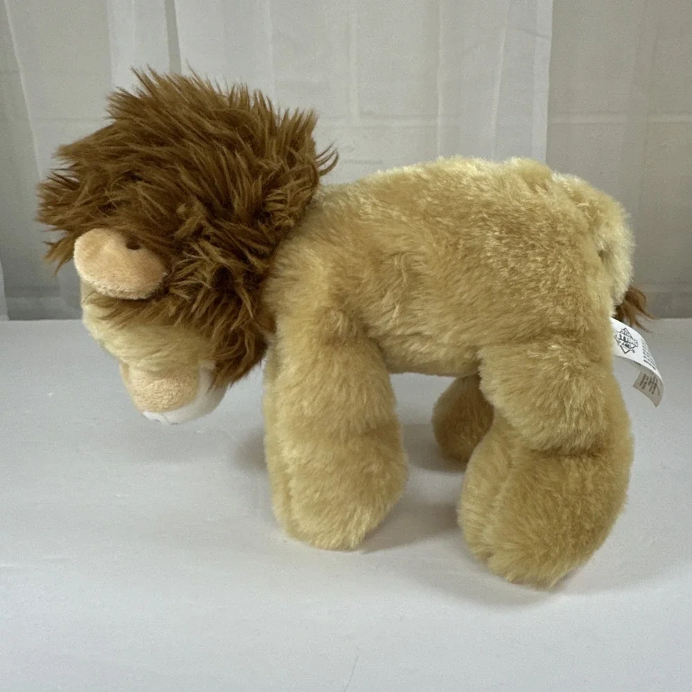 The Petting Zoo‎ Lion 8 Inch Stuffed Animal Plush Toy